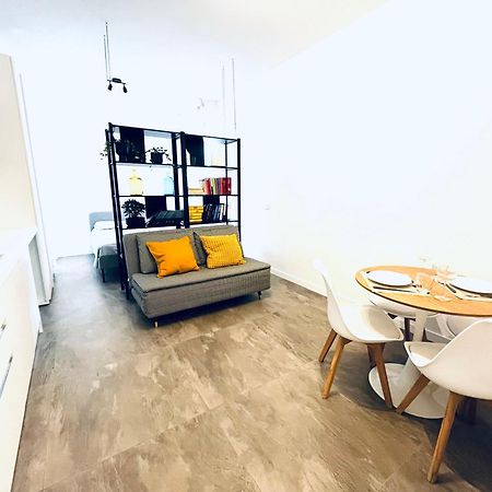 Апартаменти Tortona 767 - Smart House Nella Moda E Design - Navigli - Fuori Salone Мілан Екстер'єр фото